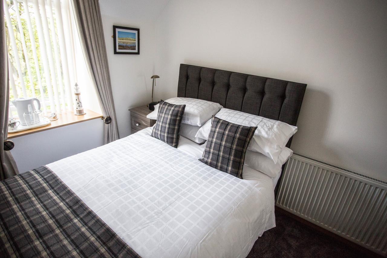 By The Bay Bed & Breakfast Cruden Bay Exterior photo